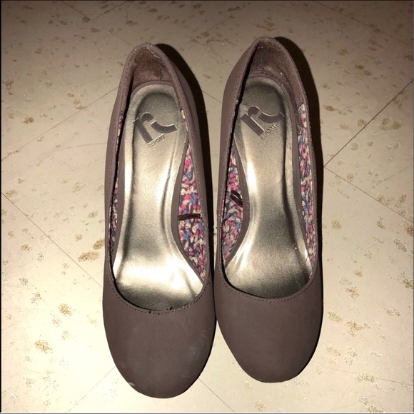 Report | Brown Wedges - Picture 1 of 2